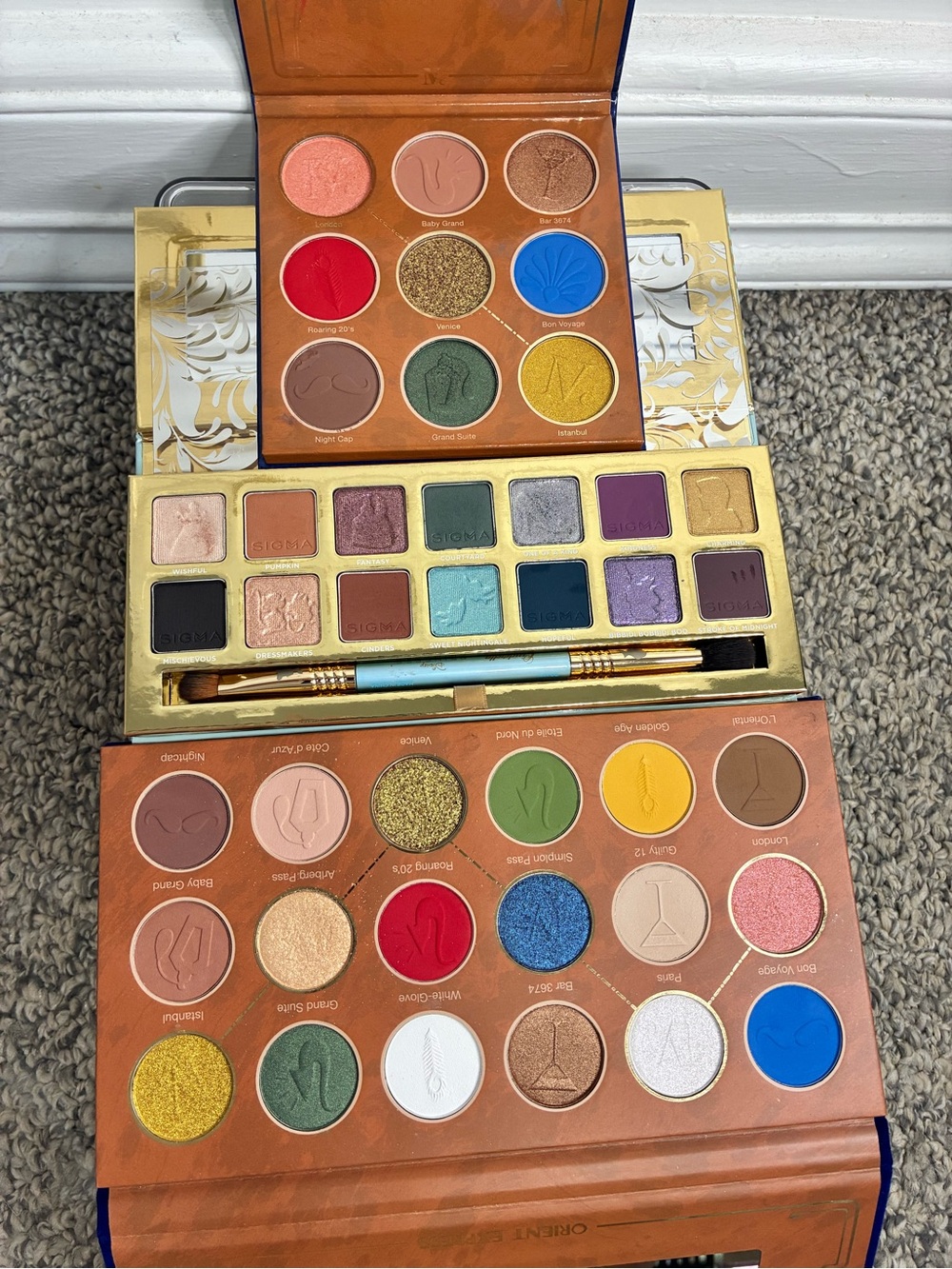 Nomad & Sigma Women’s Eyeshadow Palette Set - Multicolor